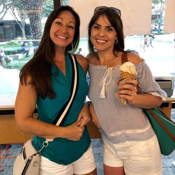 Meet Your Posher - Picture 7 of 8